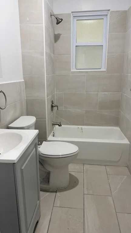 323 Amherst StThird floor #3H - Photo 4 of 6