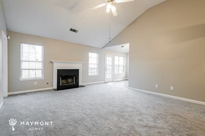 1045 Meadow Glen Cir - Photo 4 of 14