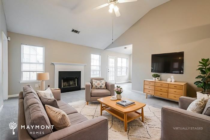 1045 Meadow Glen Cir - Photo 5 of 14