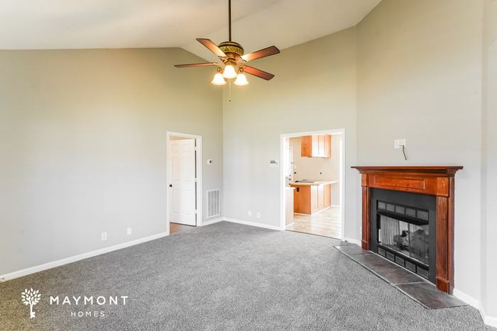 737 Stone Hedge Dr - Photo 4 of 15