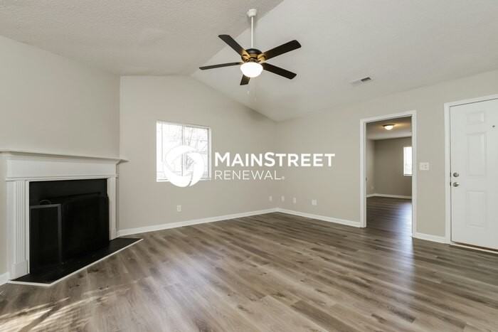 2473 Stratford Crossing Dr - Photo 4 of 16