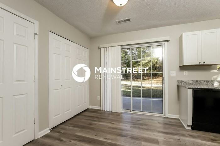 2473 Stratford Crossing Dr - Photo 5 of 16