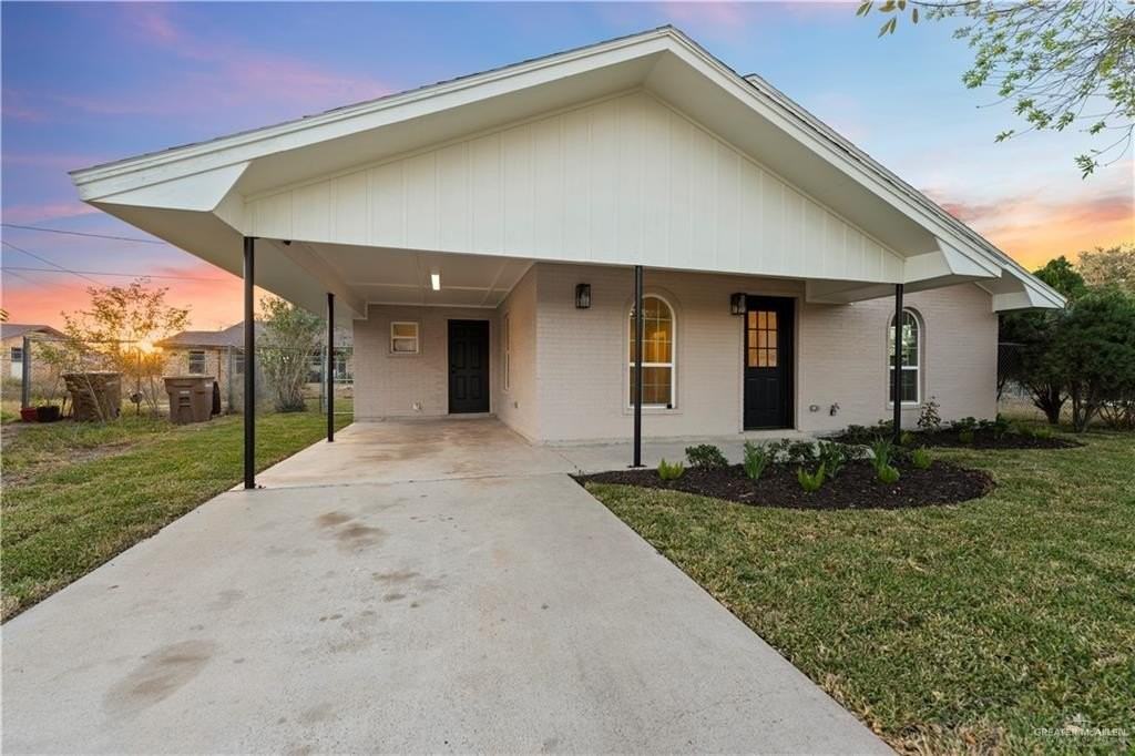 811 S 19th Ave - Photo 2 of 17