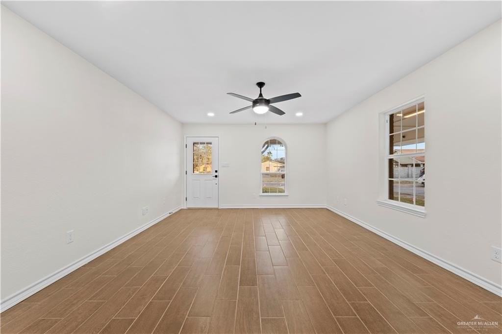 811 S 19th Ave - Photo 4 of 17