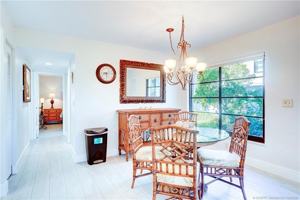 featured image of 331 Ne Golfview Cir