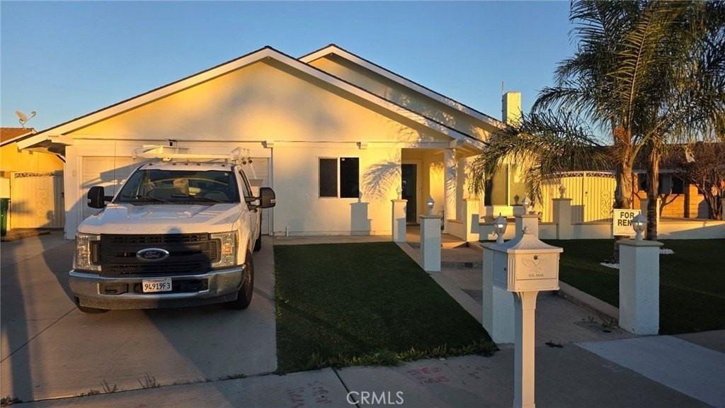 13380 Larkhaven Dr - Photo 2 of 23