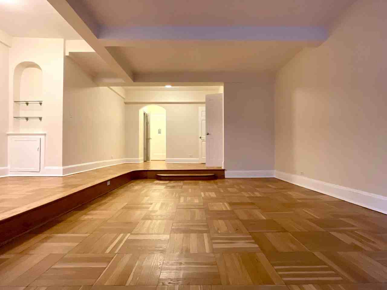 E 56th St #4A - Photo 2 of 12