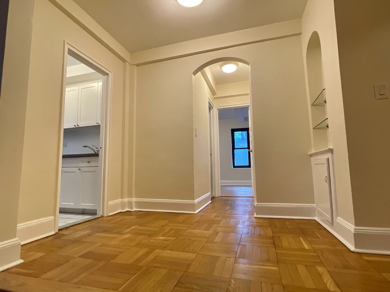 E 56th St #4A - Photo 6 of 12