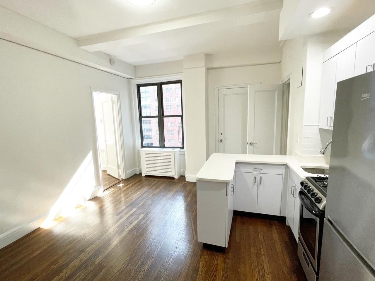 E 46th St #2H - Photo 2 of 11