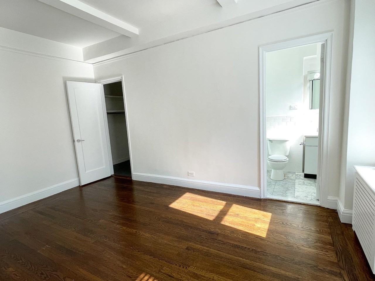 E 46th St #2H - Photo 4 of 11