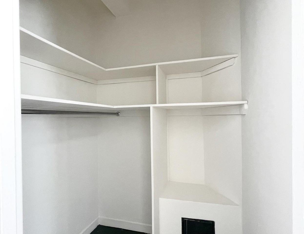 E 46th St #2H - Photo 5 of 11