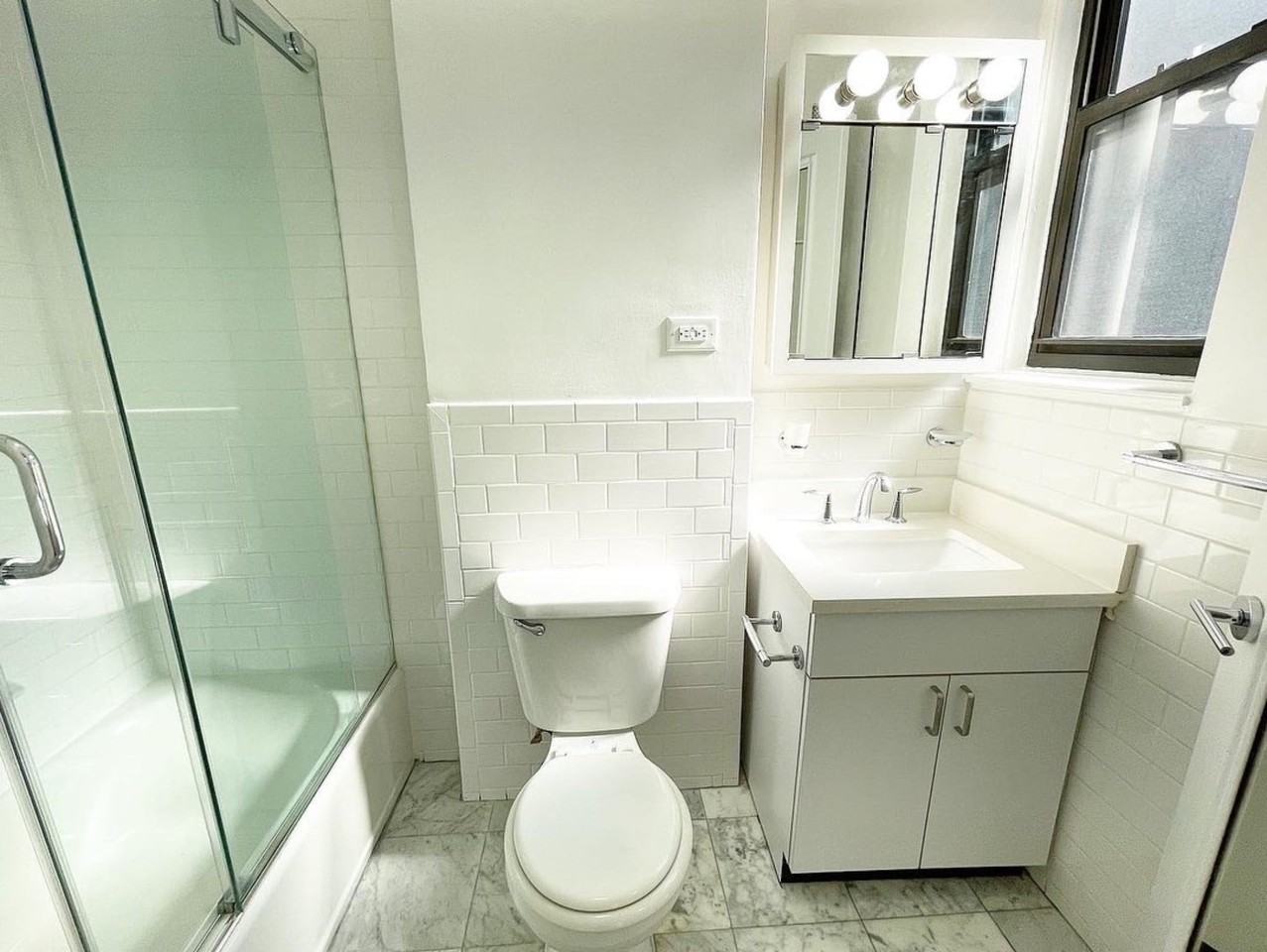 E 46th St #2H - Photo 6 of 11