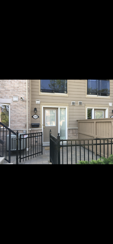 Winston Churchill Blvd & Eglinton Ave W #322 - Photo 2 of 9