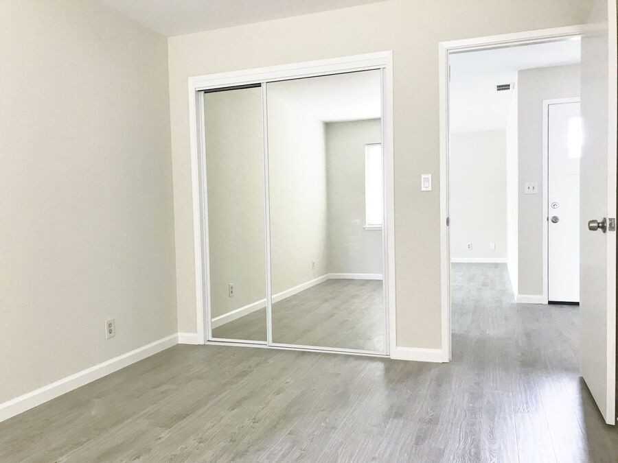 1225 Clinton St - Photo 7 of 16