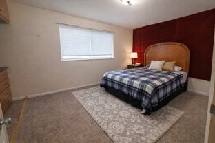 333 En - Photo 1 of 1