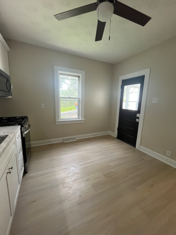 36 Dorothy Ave - Photo 3 of 16