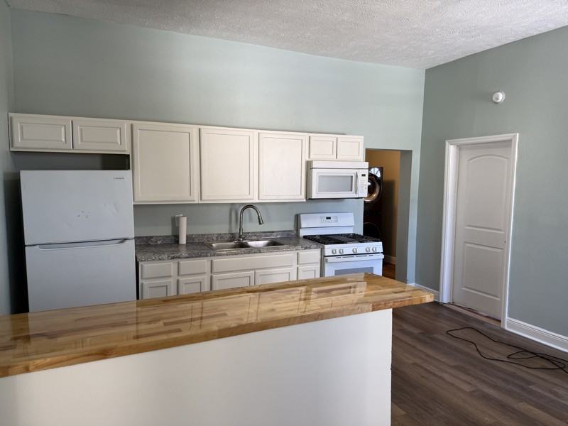 900 E Cherry St #1 - Photo 4 of 14