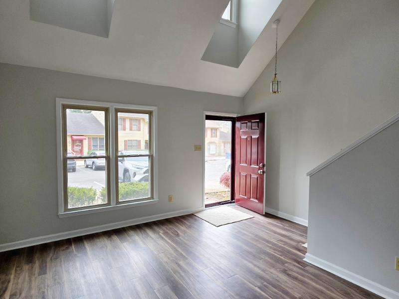 93 Stone Hill Ct - Photo 4 of 19