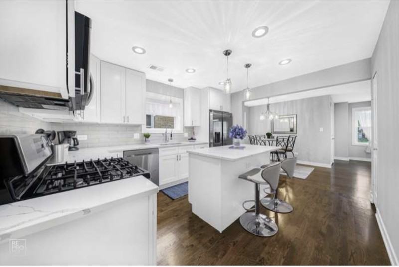 3721 Clarence Ave #2