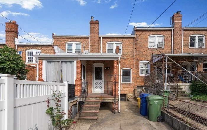 1315 W 37th St #B - Photo 3 of 4