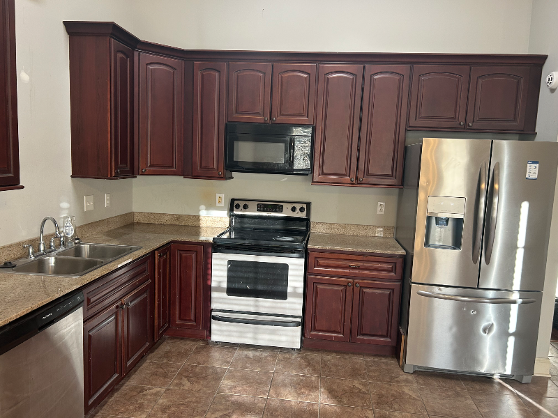 303 Silver Tree Ln - Photo 6 of 9