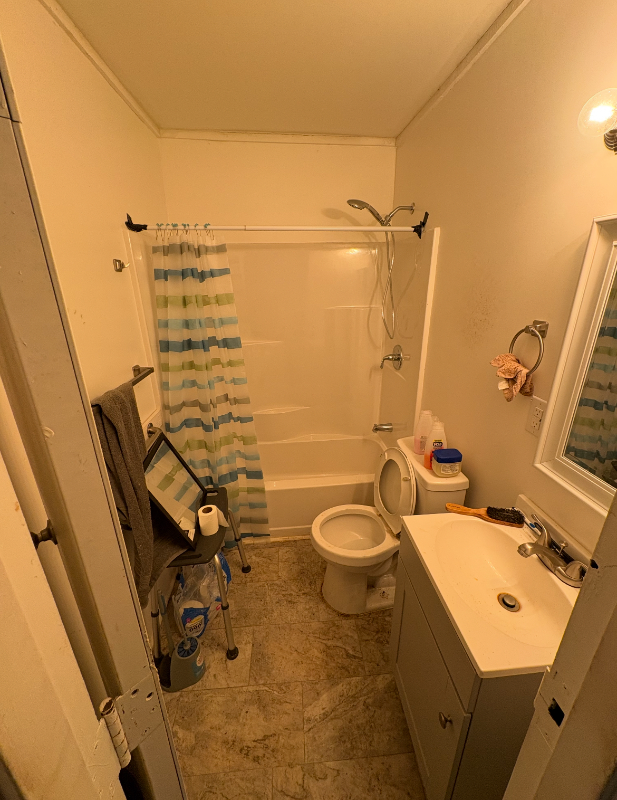 1204 Evergreen St #B - Photo 4 of 5