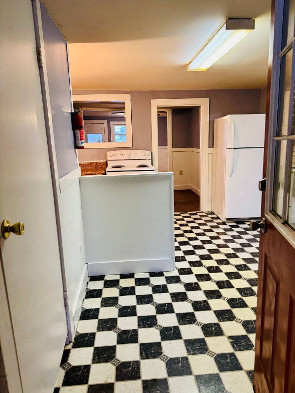 83 1st St #3 - Photo 2 of 10