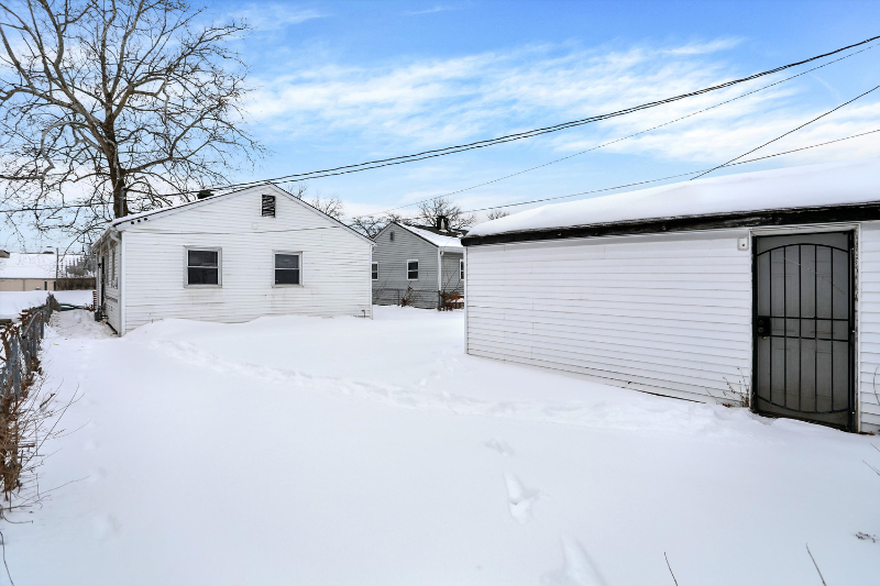 3023 Adams St - Photo 4 of 20