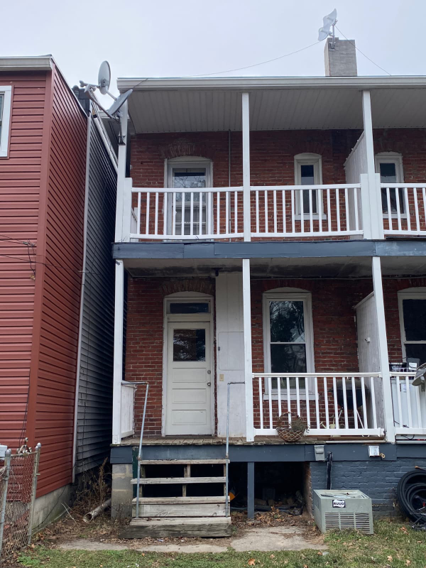 136 N Locust St - Photo 5 of 9