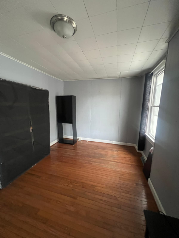 49 Madison Ave - Photo 2 of 3