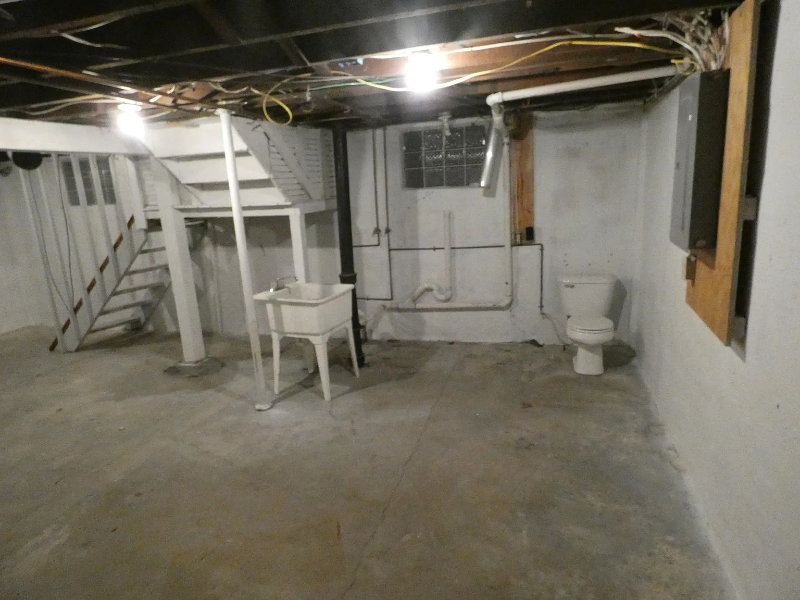 616 Saint Nicholas Ave - Photo 5 of 20