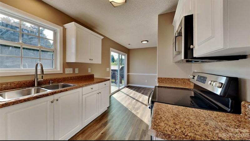 1617 Whetstone Ct - Photo 4 of 13