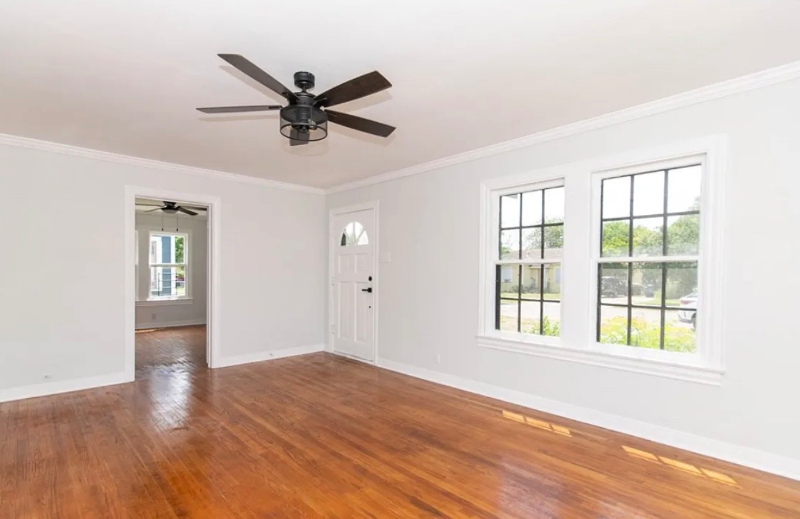 1214 Logan Ave - Photo 3 of 13