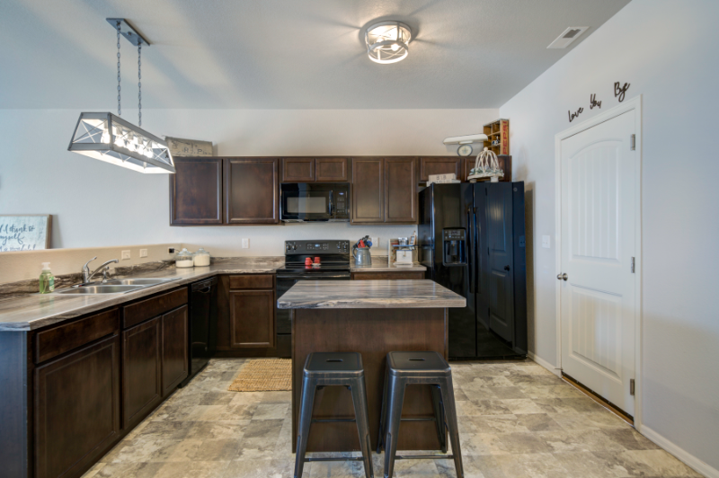 7423 Sand Lake Hts - Photo 3 of 16