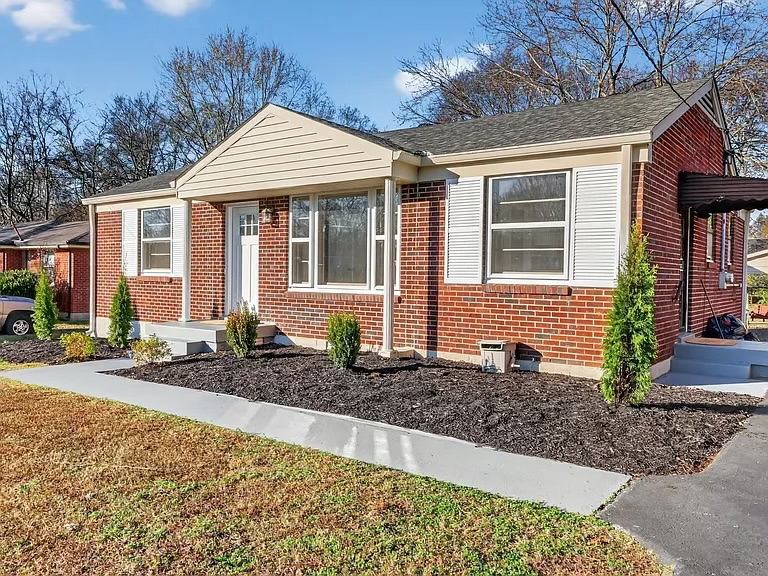 2718 Mckeige Dr - Photo 4 of 17