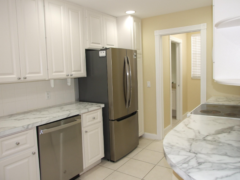 181 Santa Barbara Way - Photo 5 of 9