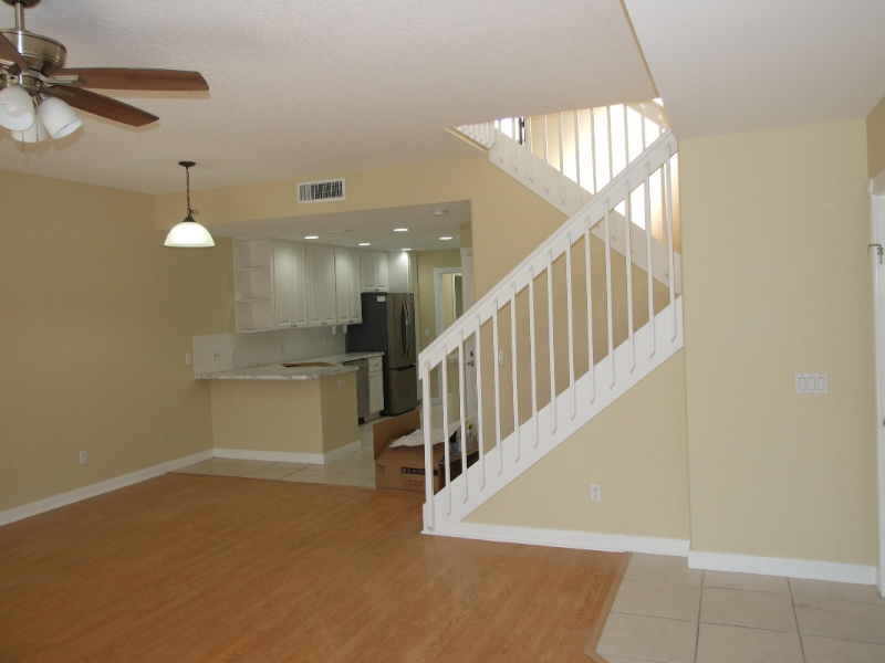 181 Santa Barbara Way - Photo 6 of 9