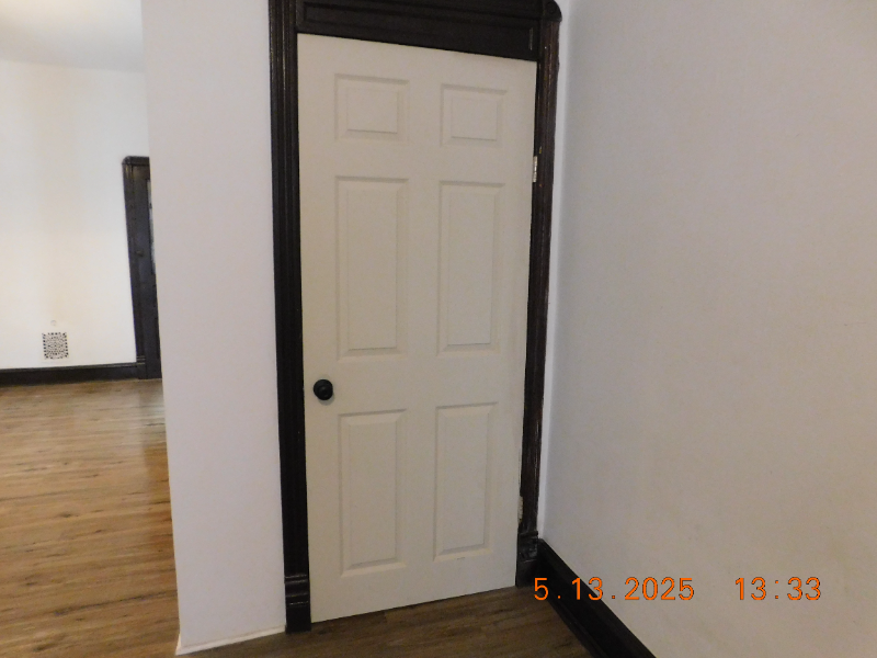 445 N 53rd St - Photo 3 of 20