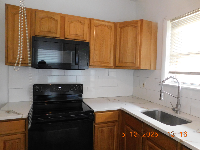 445 N 53rd St - Photo 7 of 20