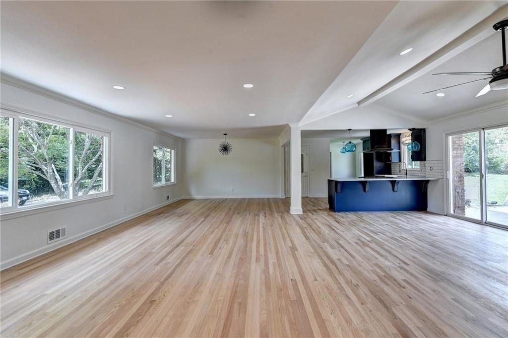 6085 Glenridge Dr - Photo 2 of 50