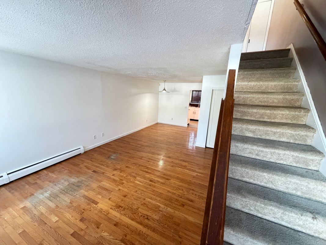 148 High Path Rd - Photo 6 of 12