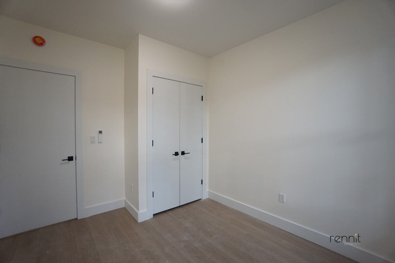 1620 Prospect Pl #2R - Photo 4 of 12