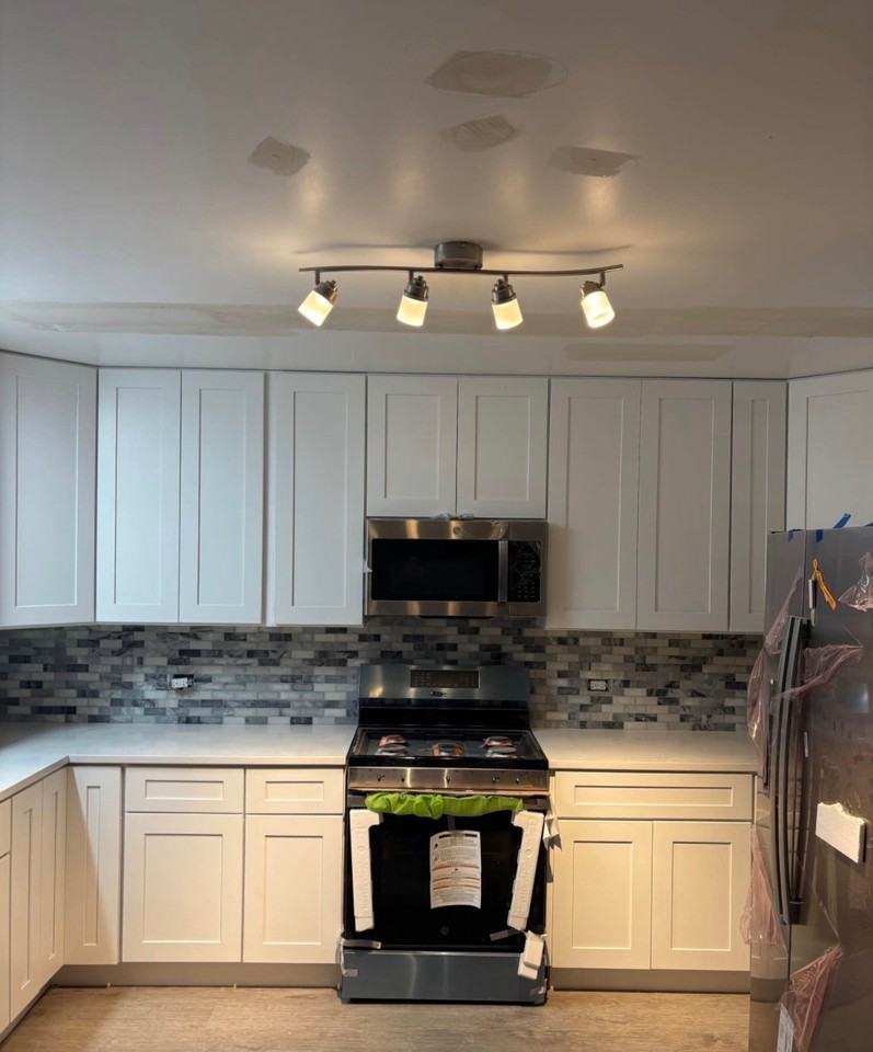 3407 N Ozark Ave #NA - Photo 2 of 7