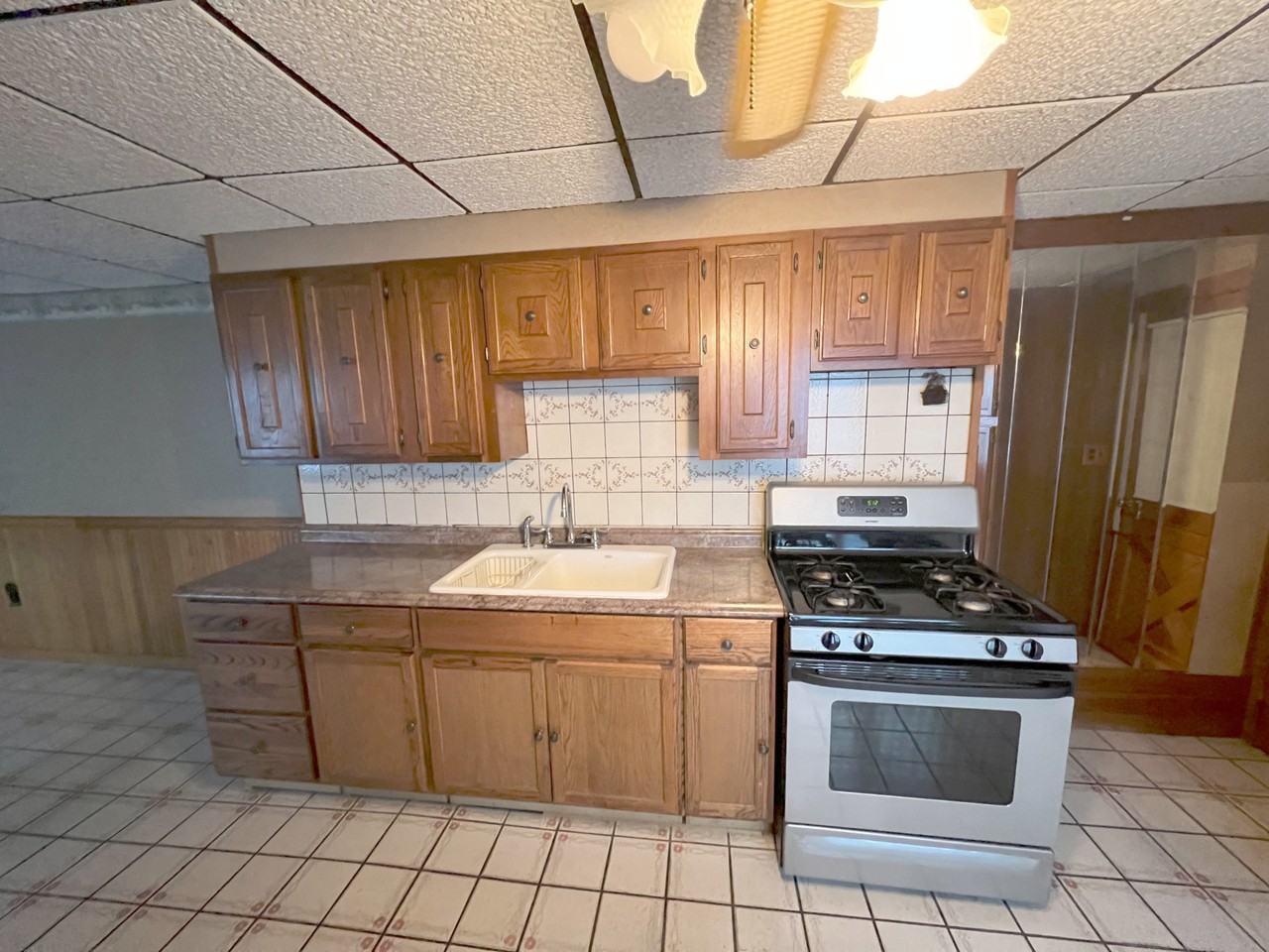 27 Lexington St #2 - Photo 3 of 11