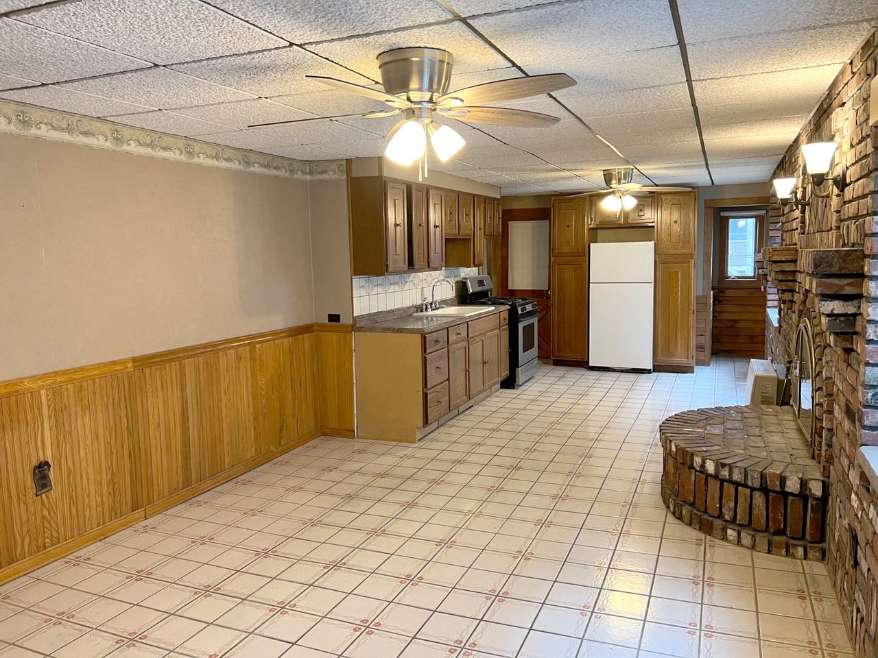 27 Lexington St #2 - Photo 7 of 11