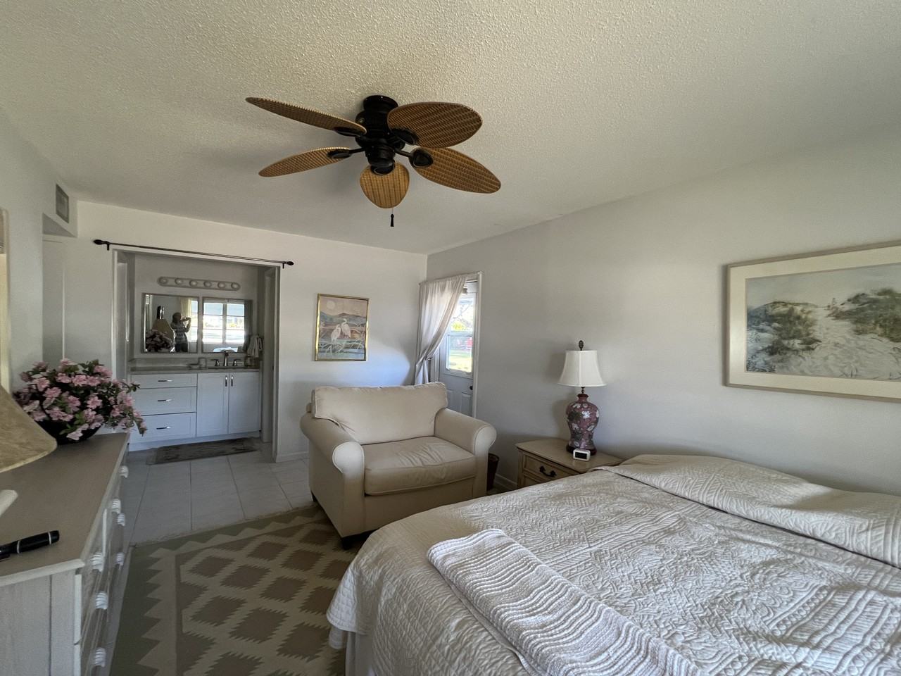 430 High Point Dr #D - Photo 3 of 9