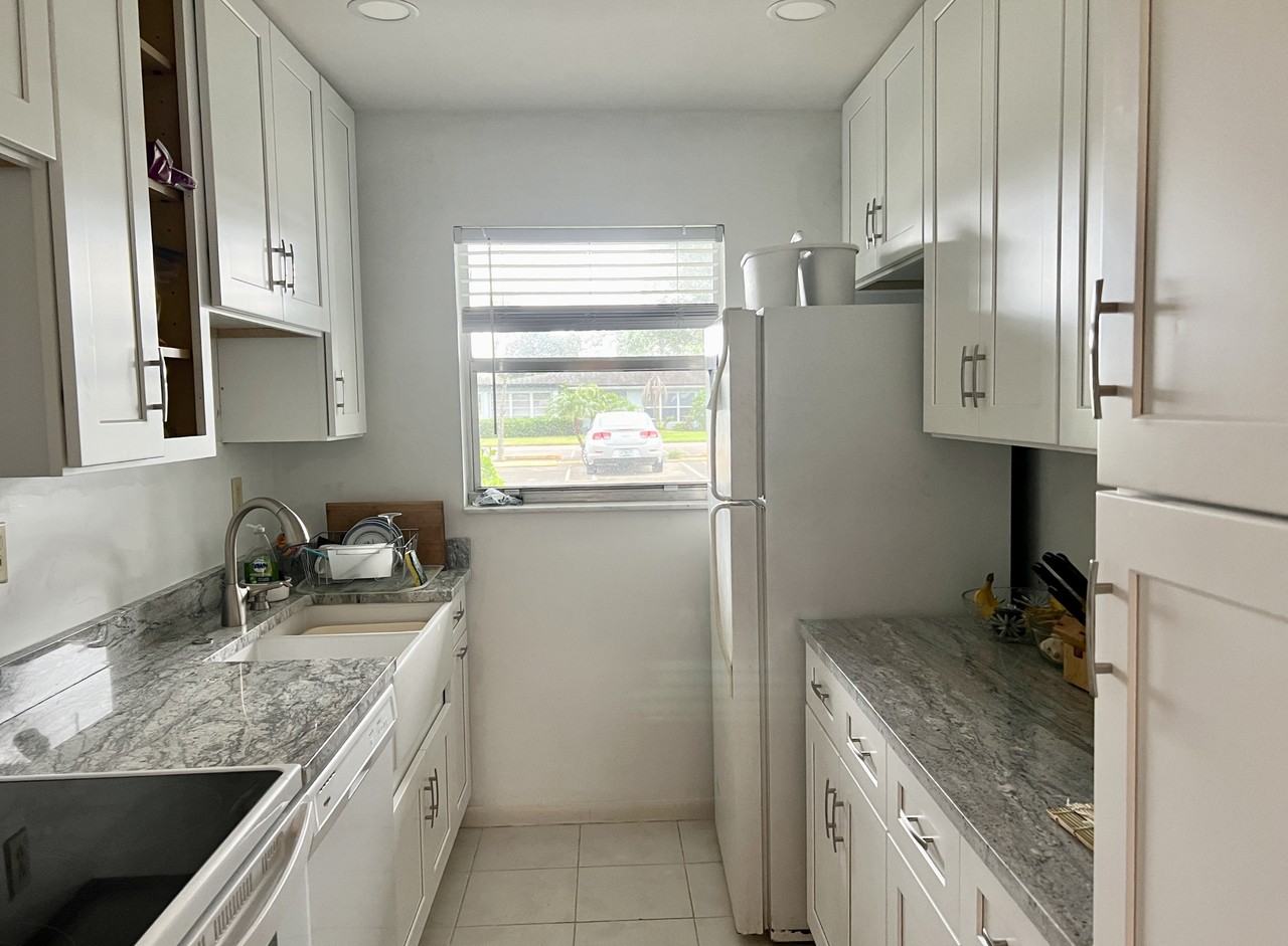 430 High Point Dr #D - Photo 4 of 9