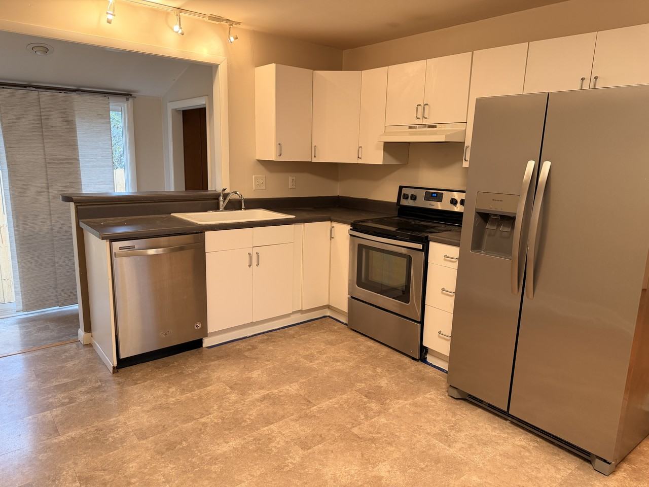 1536 Inland Ave #C - Photo 3 of 8