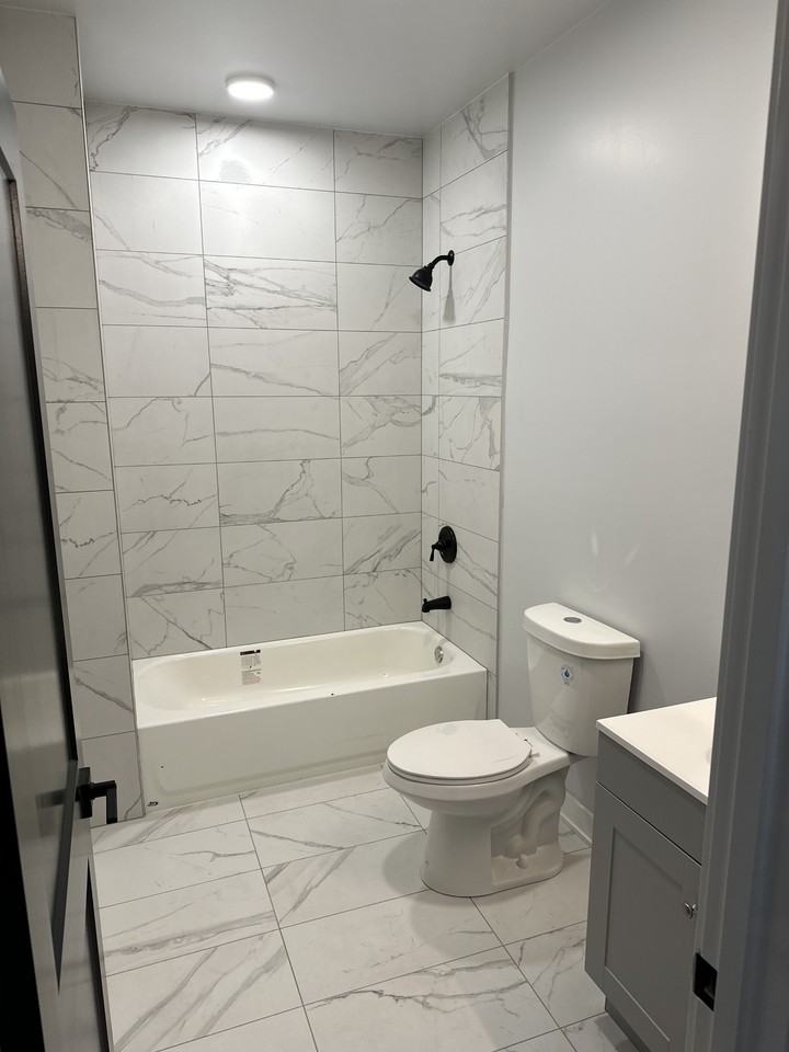 6552 S Champlain Ave #FL1 - Photo 3 of 10