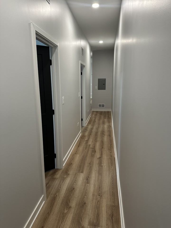 6552 S Champlain Ave #FL1 - Photo 4 of 10